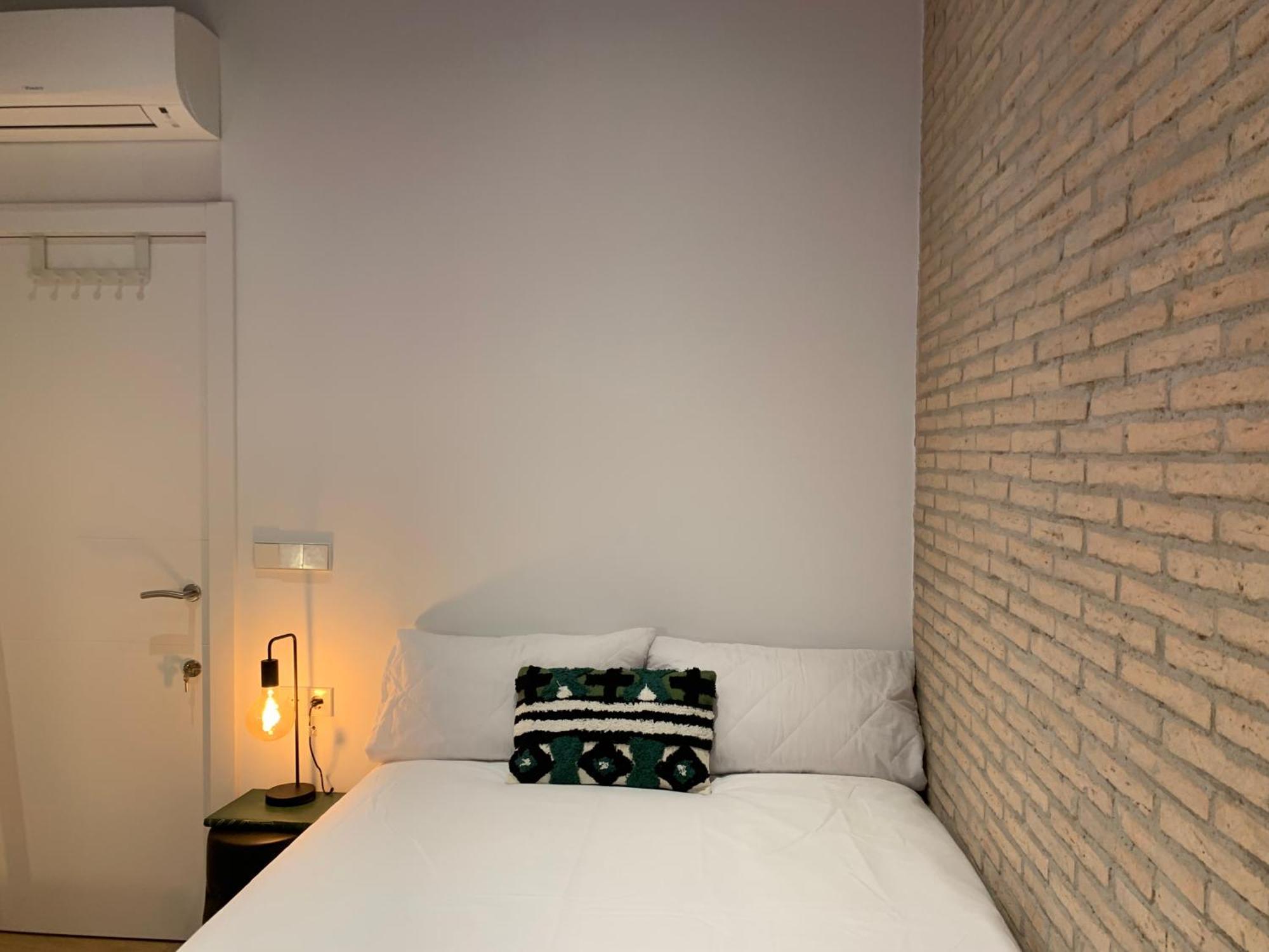 La Reina Beach Rooms Valenza Esterno foto